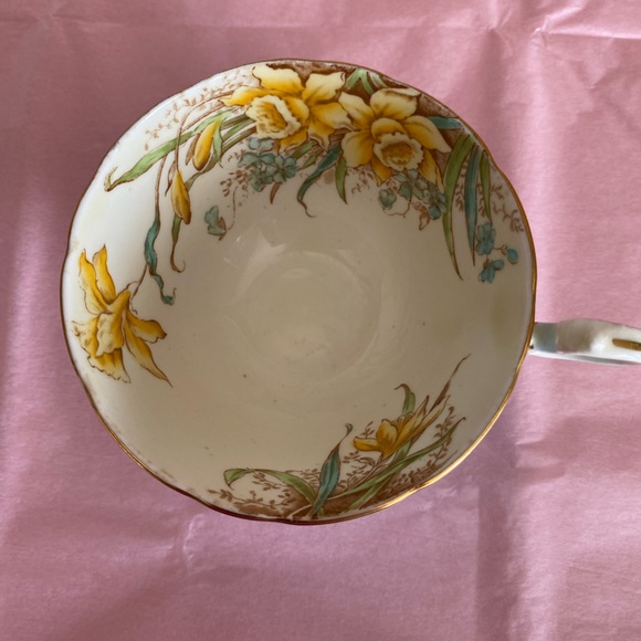 Aynsley Bone China Teacup and Saucer in Teal Blue with Yellow Daffodils - Picture 8 of 10